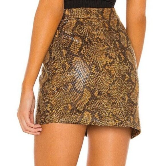 Revolve H:ours Womens XL Link Faux Snakeskin Asymmetrical Mini Skirt NWT - Picture 2 of 10